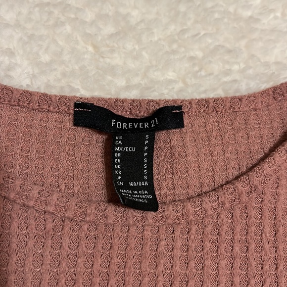 Forever 21 Pink Textured Baby Tee! Size S - Picture 2 of 3